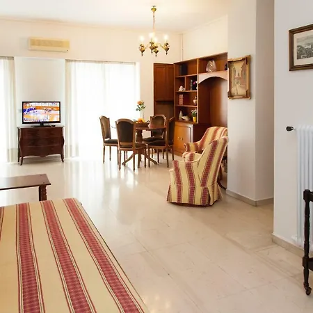 Beautiful & Renovated Central In Kolonaki Apartman *
